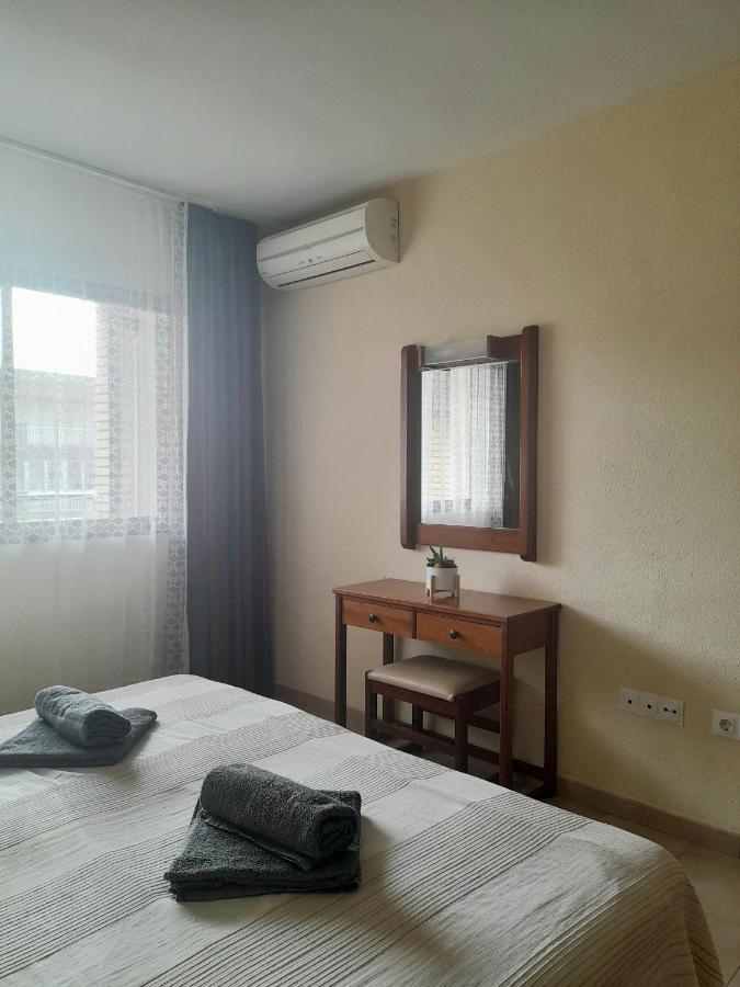 Nice Apartment In Hotel Ronda 4 First Beach Line フエンヒロラ エクステリア 写真